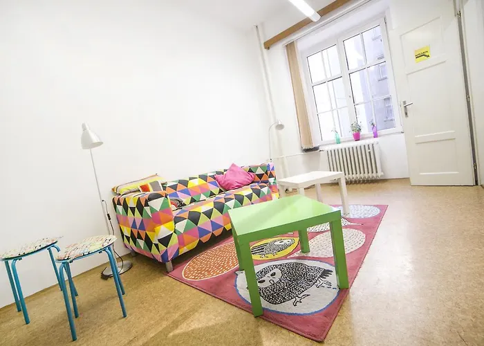 Dizzy Daisy Hostel